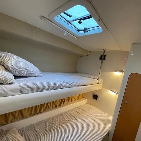 Botel Cozy Yacht In Barcelona With Boat Tour Option