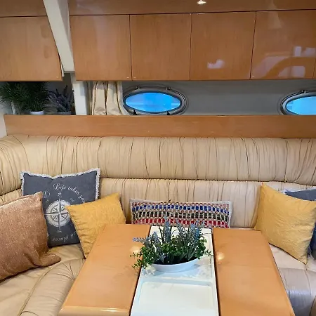 Cozy Yacht In Barcelona With Boat Tour Option *