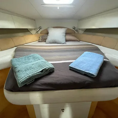 Cozy Yacht In Barcelona With Boat Tour Option Botel