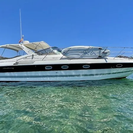 Botel Cozy Yacht In Barcelona With Boat Tour Option *