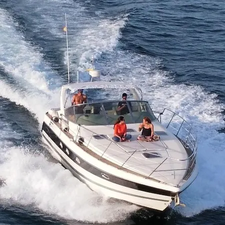 Botel Cozy Yacht In Barcelona With Boat Tour Option