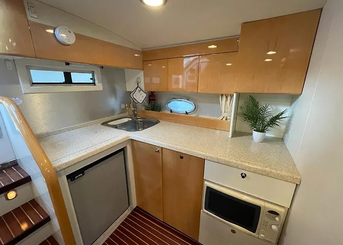Cozy Yacht In Barcelona With Boat Tour Option