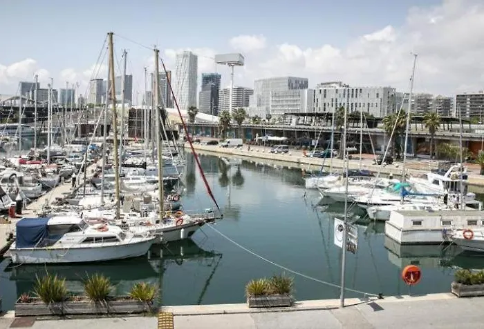 Cozy Yacht In Barcelona With Boat Tour Option 보트호텔
