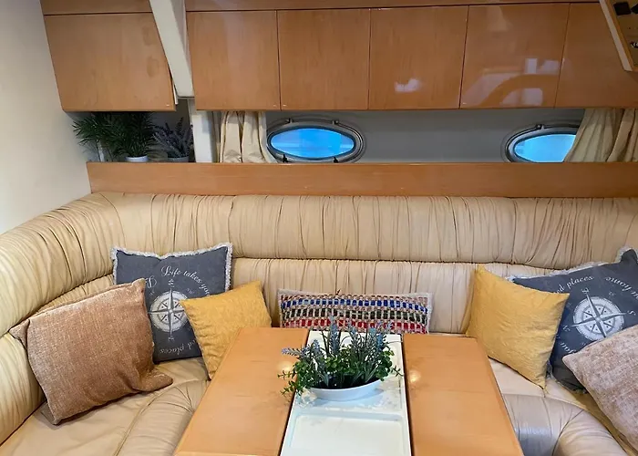 Cozy Yacht In Barcelona With Boat Tour Option *