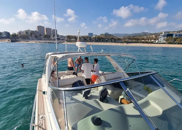 보트호텔 Cozy Yacht In Barcelona With Boat Tour Option 산트 아드리아 데 베소스