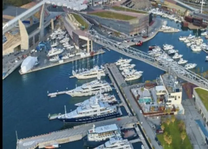 Cozy Yacht In Barcelona With Boat Tour Option 산트 아드리아 데 베소스